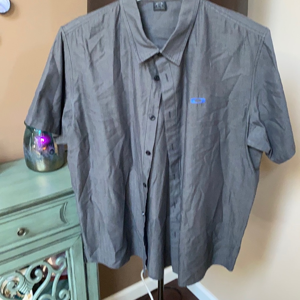Men’s Oakley Button Down